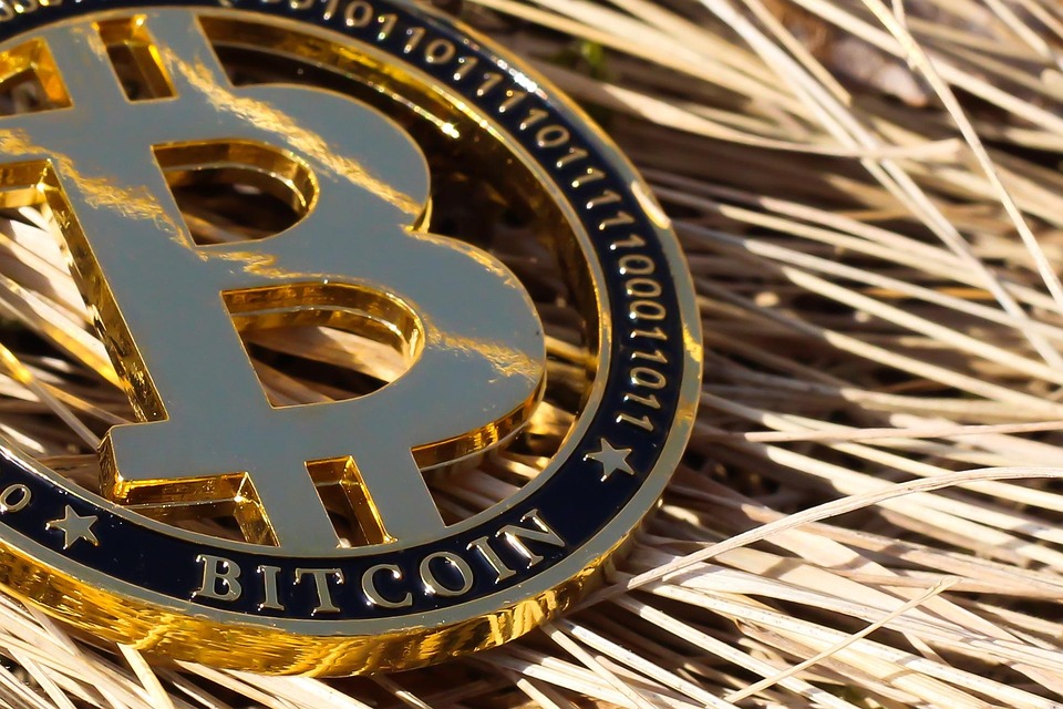 余弦：Hyperliquid上50倍杠杆巨鲸再以452万USDC做多ETH！爆仓价1391美元